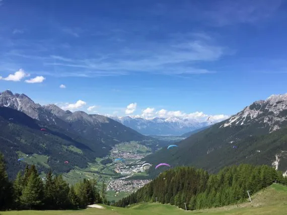 gleitschirmfliegen_elferlifte_tirol-570x428